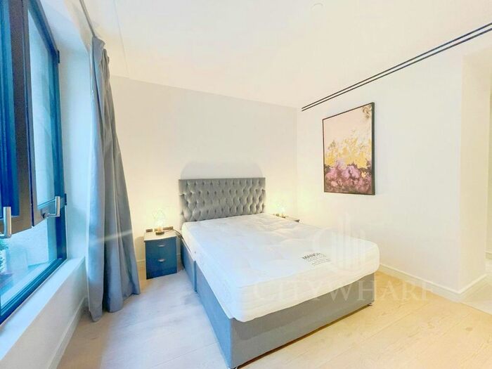 2 Bedroom Flat To Rent In Portugal Street, London, WC2A