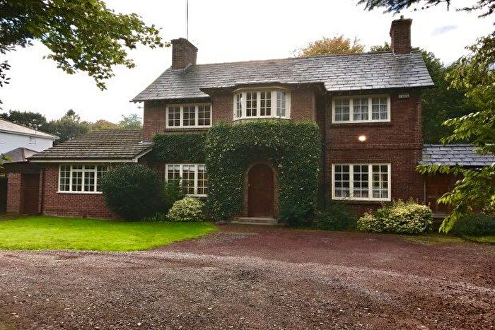 4 Bedroom Detached House To Rent In Chester High Road, Neston, CH64