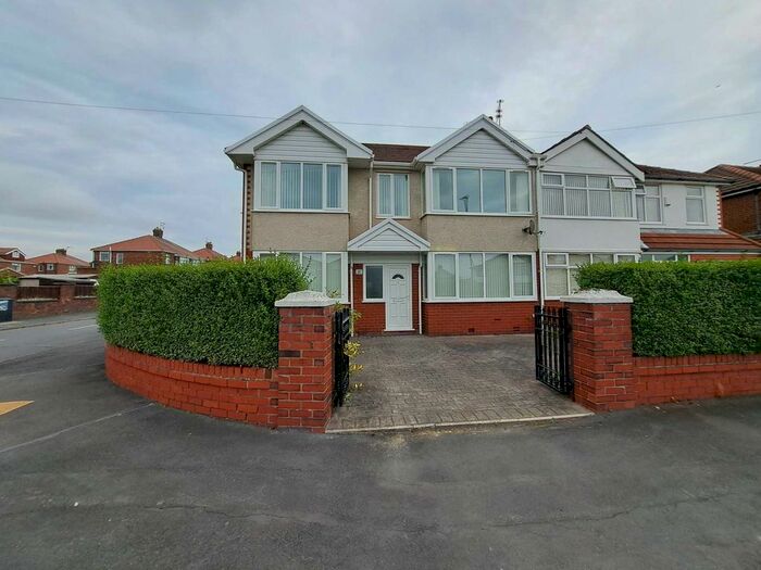 4 Bedroom Semi-Detached House To Rent In Queens Drive, Windle, WA10