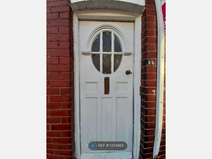 3 Bedroom Terraced House To Rent In Thornleigh Mount, Leeds, LS9