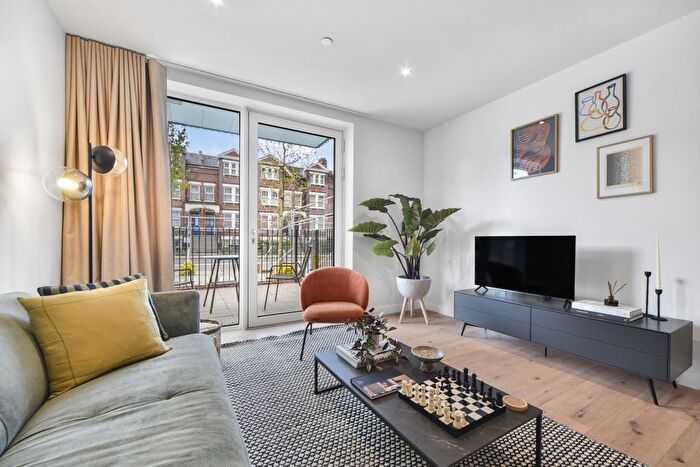 3 Bedroom Flat To Rent In Uncle, Deptford, SE8