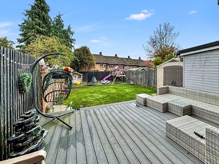 3 Bedroom Semi-Detached House For Sale In Thursley Crescent, Croydon, CR0