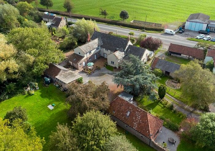 10 Bedroom Detached House For Sale In Tarnock, Axbridge, Somerset. BS26