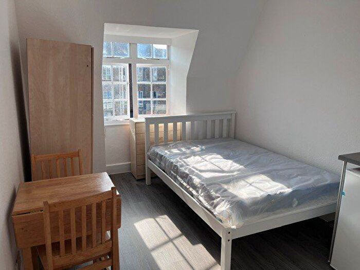Studio To Rent In Station Road, Edgware, HA8