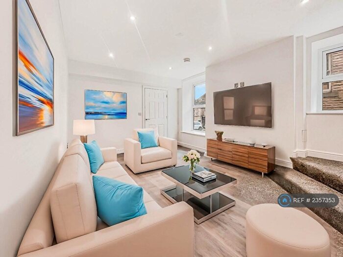 1 Bedroom Flat To Rent In Rochdale Road, Bacup, OL13