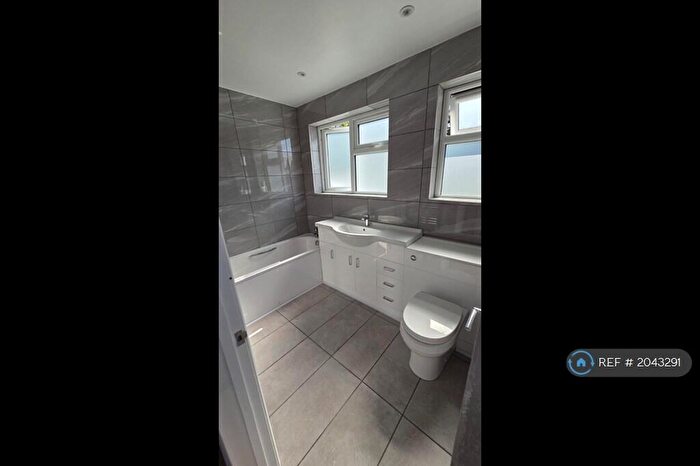 3 Bedroom End Of Terrace House To Rent In Gander Green Lane, Sutton, SM1