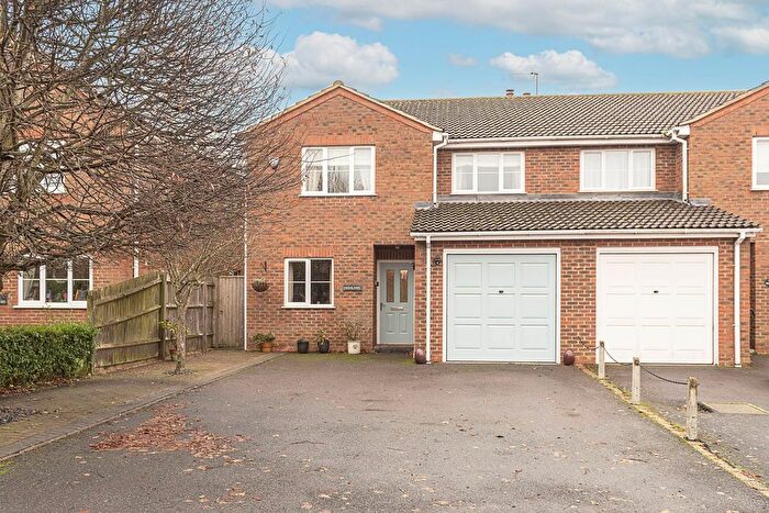 4 Bedroom Semi-Detached House For Sale In Chequers Lane, Pitstone, Leighton Buzzard, LU7