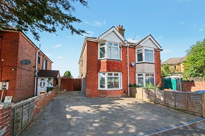 3 Bedroom Semi-Detached House For Sale In Deacon Road, Bitterne, SO19