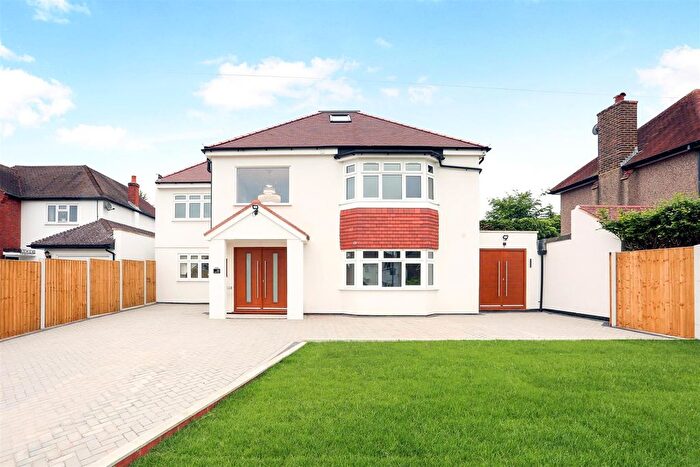 5 Bedroom Detached House To Rent In Onslow Avenue, South Cheam, SM2