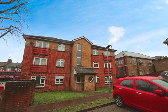 1 Bedroom Flat For Sale In Plumstead High Street, Plumstead, SE18