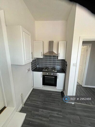 2 Bedroom Flat To Rent In New Road, Stoke-On-Trent, ST10
