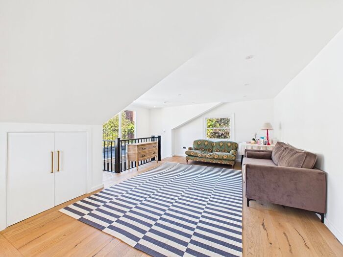 3 Bedroom Flat To Rent In Priory Terrace, London, NW6
