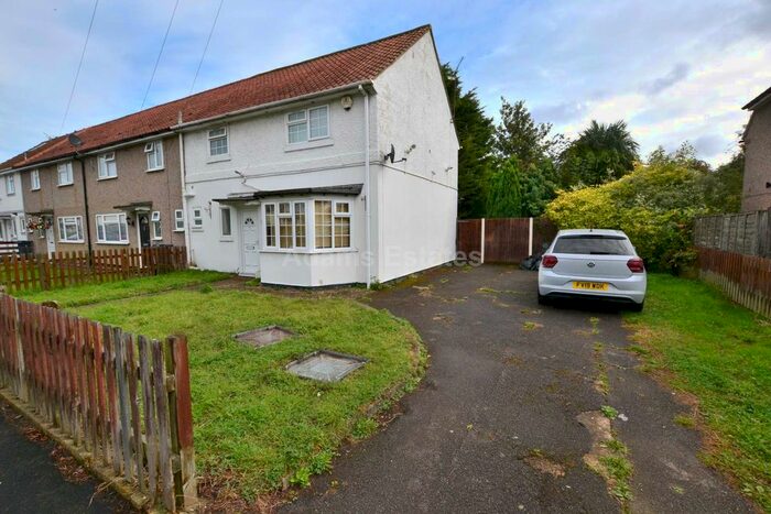 3 Bedroom End Of Terrace House To Rent In Linden Road, Reading, RG2