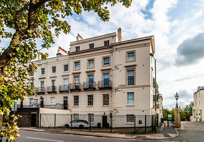 2 Bedroom Apartment For Sale In North Road, The Park, Nottingham, NG7