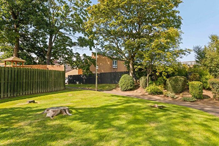 3 Bedroom End Of Terrace House For Sale In Fair A Far, Cramond, Edinburgh, EH4