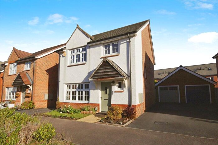 4 Bedroom Detached House To Rent In Goldcrest Road, Bracknell, RG12