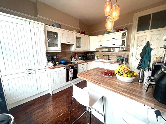 5 Bedroom Maisonette To Rent In Southbourne Road, Bournemouth, BH6