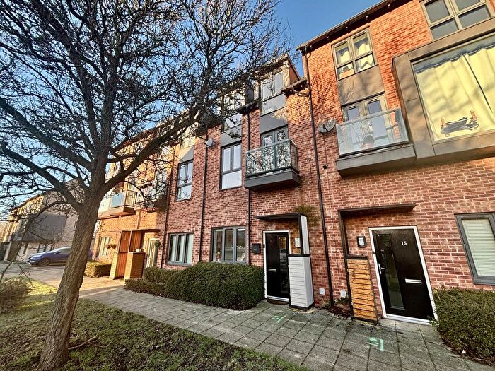 4 Bedroom Town House For Sale In Beeston Way, Allerton Bywater, Castleford, WF10