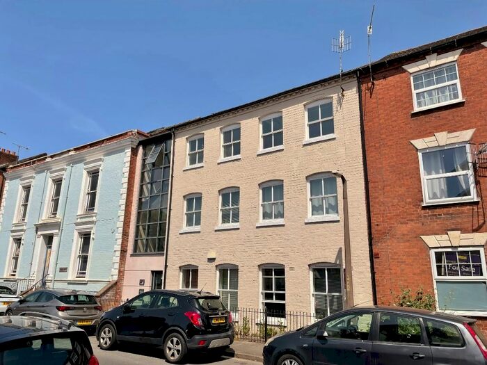 2 Bedroom Flat To Rent In Park Street, Worcester, WR5