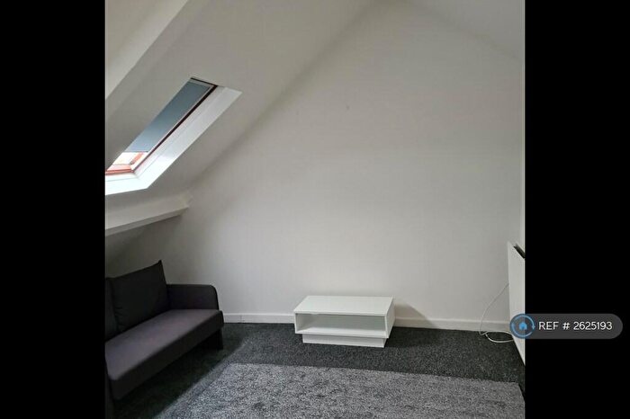 1 Bedroom Flat To Rent In Oakfield Street, Cardiff, CF24