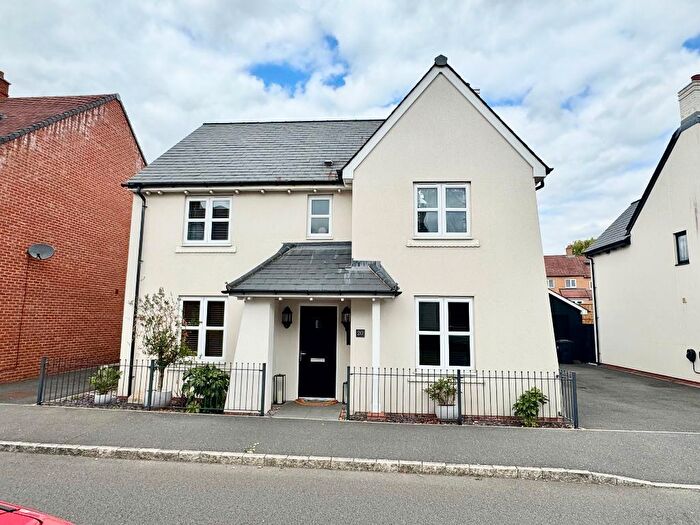 4 Bedroom Detached House For Sale In Obelisk Way, Silsoe, MK45