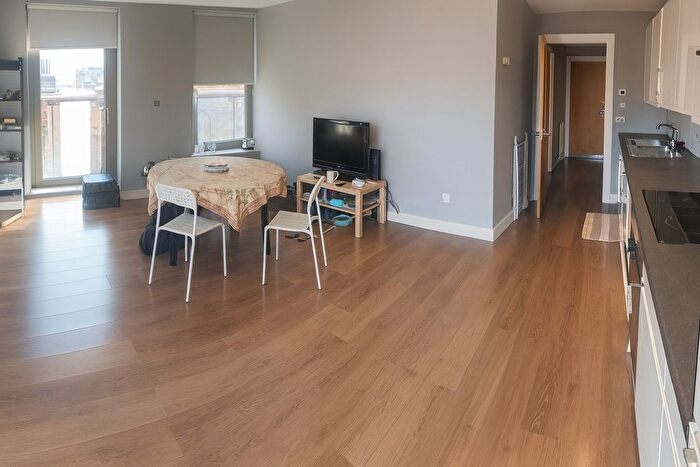 2 Bedroom Flat To Rent In Dowsett Road, London, N17