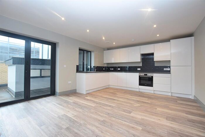 2 Bedroom Flat To Rent In Greenford Road, Sutton, SM1