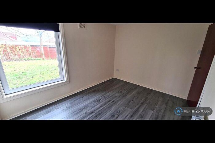 2 Bedroom Flat To Rent In Banner Road, Glasgow, G13
