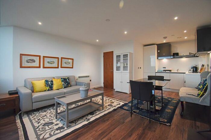 1 Bedroom Flat To Rent In Th Floor Churchill Place, Basingstoke, RG21