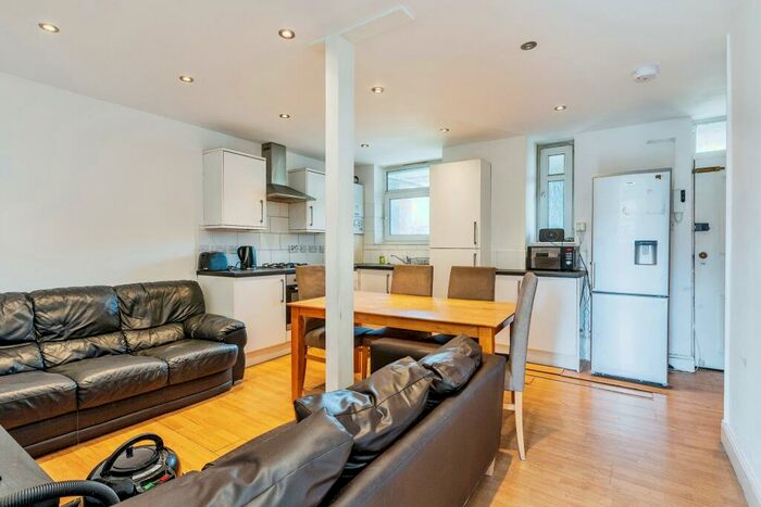 2 Bedroom Flat To Rent In Crondall Street, Hoxton, N1