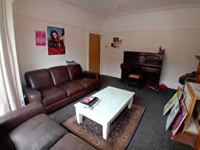 6 Bedroom Terraced House To Rent In Manor Terrace, Leeds, West Yorkshire, LS6