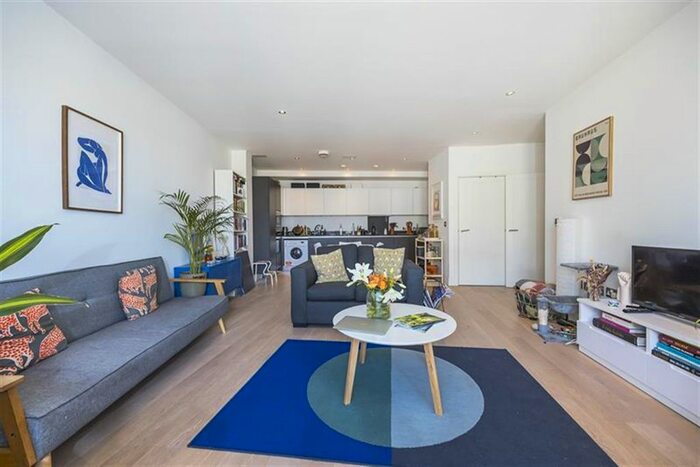 2 Bedroom Flat To Rent In Deptford Bridge, Greenwich ., SE8