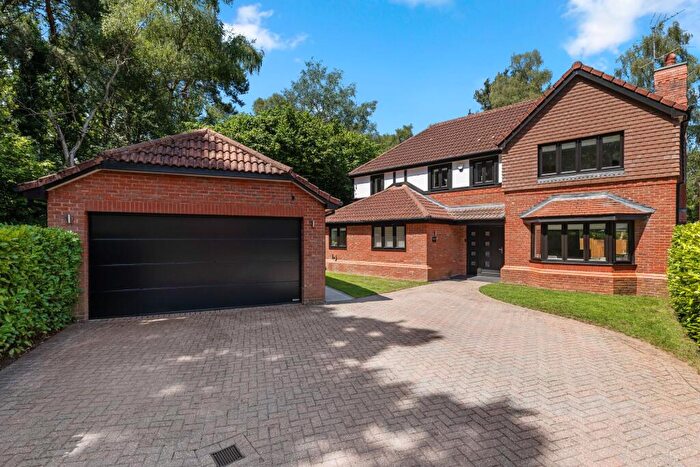 4 Bedroom Detached House For Sale In Booth Drive, Finchampstead, RG40