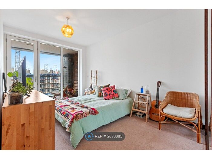 1 Bedroom Flat To Rent In Smeed Road, London, E3