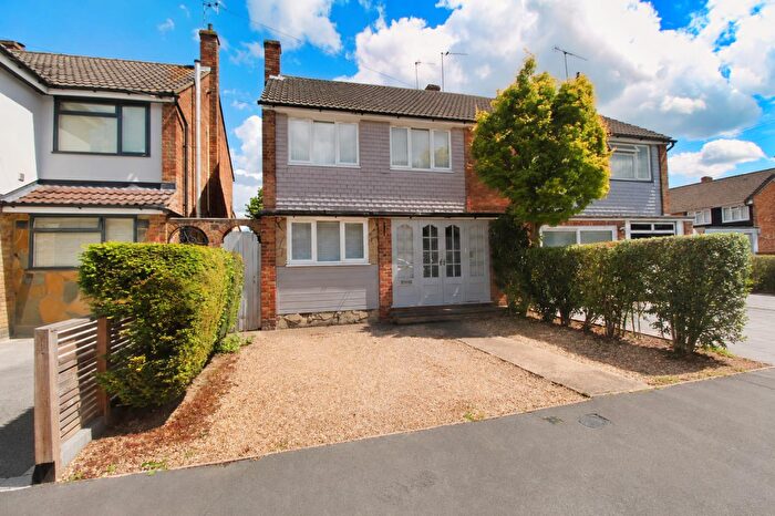 3 Bedroom Semi-Detached House For Sale In Oxford Close, Cheshunt, EN8
