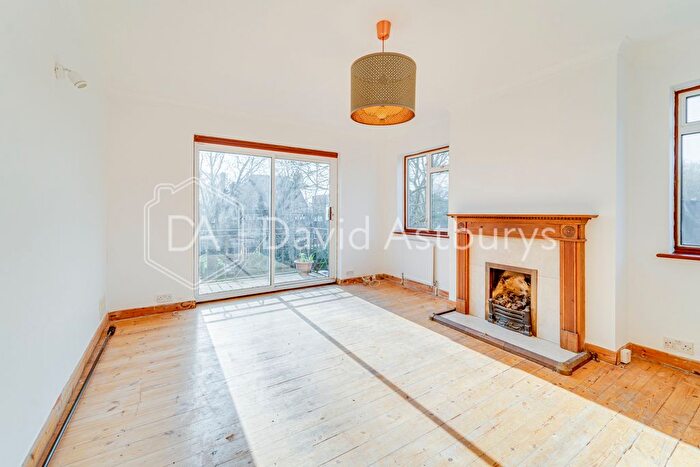 2 Bedroom Flat To Rent In High View, Shepherds Hill, Highgate, N6
