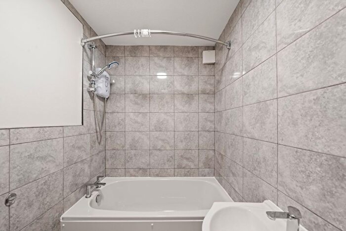 Studio To Rent In Shinners Close, SE25