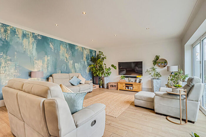 5 Bedroom Detached House For Sale In Beresford Gardens, Benfleet, SS7