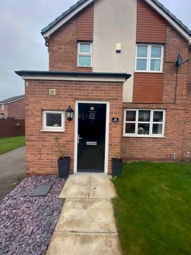 3 Bedroom Semi-Detached House To Rent In Lockfield, Runcorn, WA7