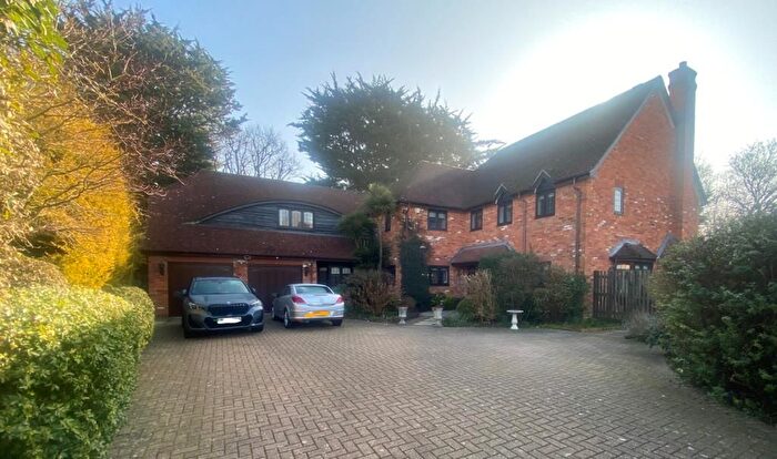 5 Bedroom Detached House For Sale In Maidenhead, Berkshire, SL6