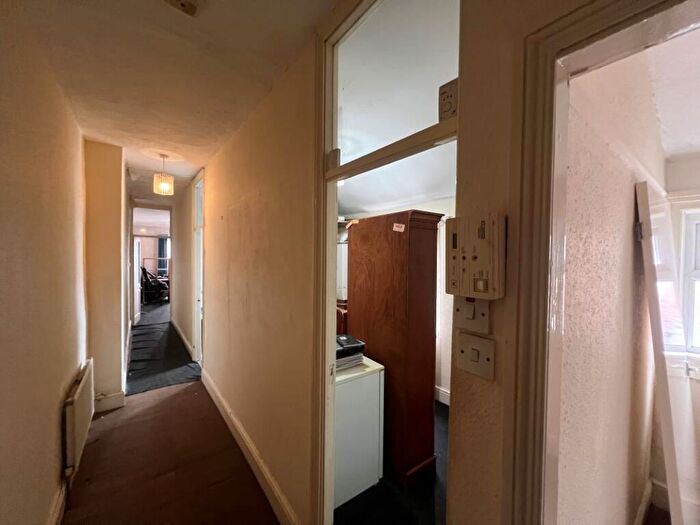 2 Bedroom Flat For Sale In Flat, Chester Road North, Sutton Coldfield, B73