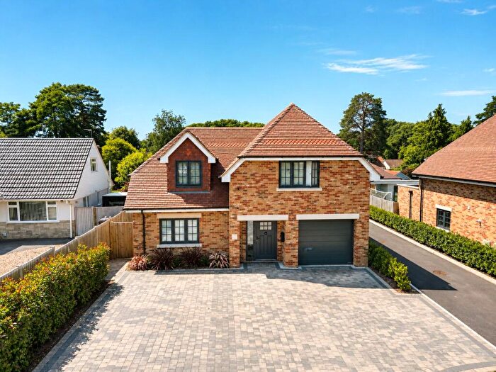 4 Bedroom Detached House For Sale In Heather Ridge Close, Ashley Heath, Ringwood, Dorset, BH24