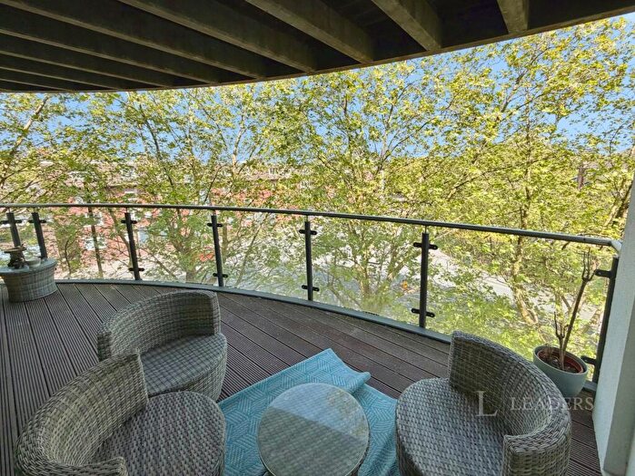 2 Bedroom Flat To Rent In Channel Way, Southampton, Hampshire, SO14