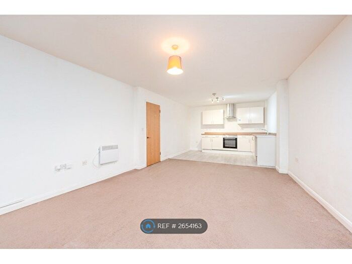 1 Bedroom Flat To Rent In Brook House, Chatham, ME4