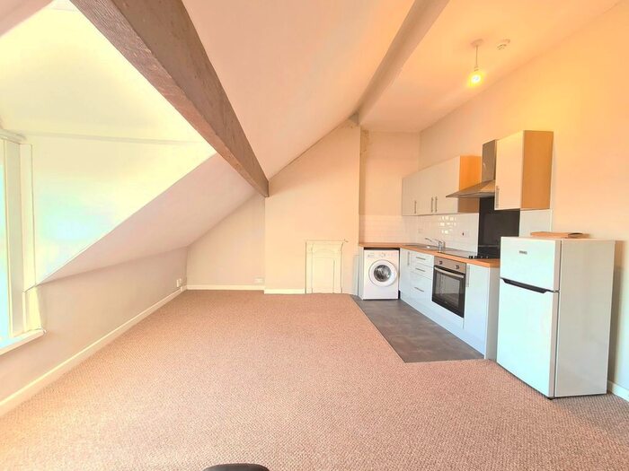 1 Bedroom Flat To Rent In Hookstone Road, Harrogate, North Yorkshire HG2