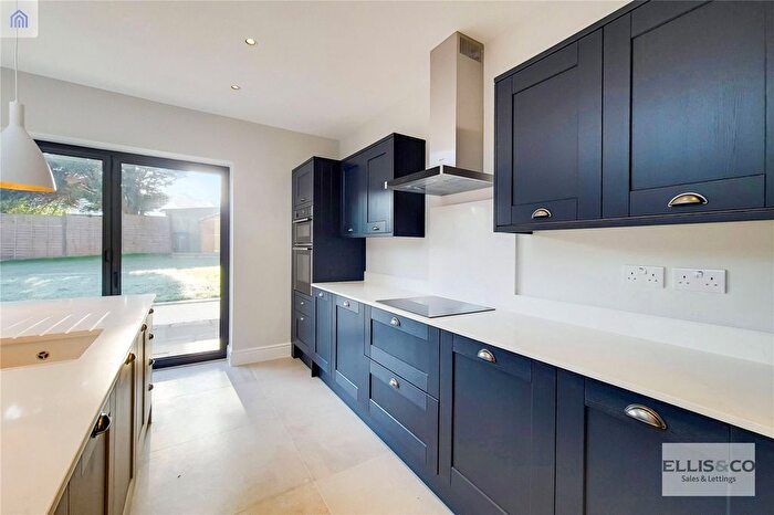 5 Bedroom Semi-Detached House To Rent In Park Chase, Wembley, HA9