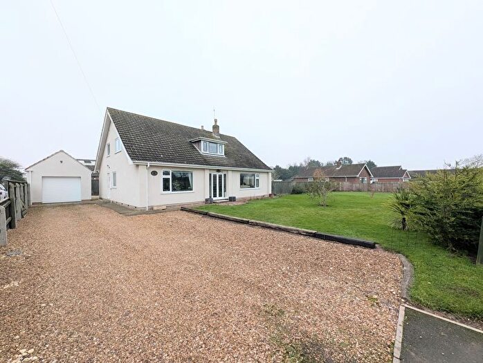 4 Bedroom Detached Bungalow For Sale In Saltfleet Road, Theddlethorpe, LN12