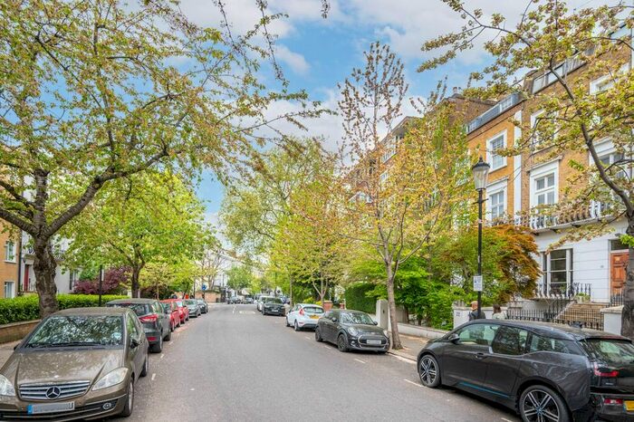 1 Bedroom Flat To Rent In Chepstow Crescent, Notting Hill, London, W11