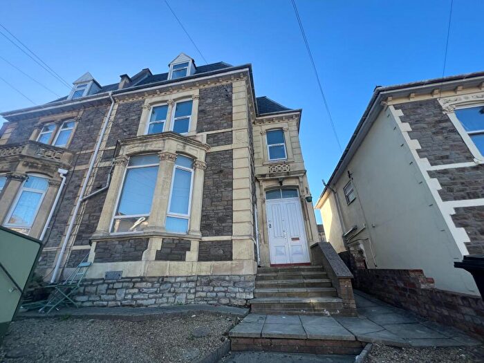 5 Bedroom Flat To Rent In First Floor Flat, Sommerville Road, Bristol, BS7