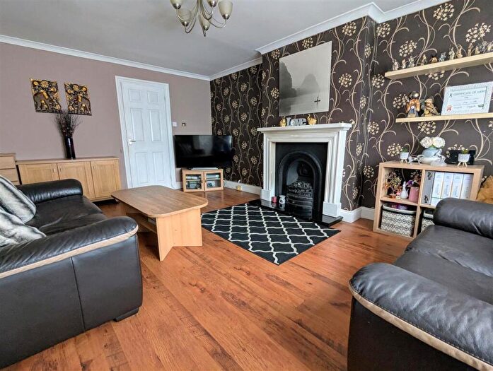 3 Bedroom Terraced House For Sale In Colville Close, Corringham, SS17